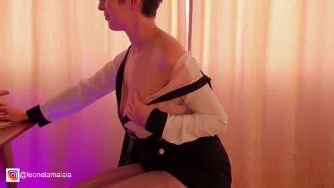 Leonela online show from March 9, 2025, 5:49 pm