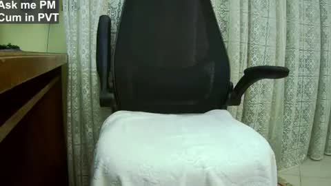 Snapshot of culonudo23 chatting on July 25, 2026, 8:17 pm Leo online show from July 25, 2026, 8:17 pm