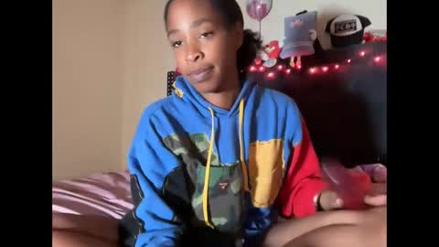 cum2charmxx online show from October 11, 2025, 1:53 pm