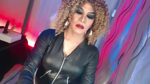 CUMMELA SLUTI online show from April 22, 2026, 5:43 am