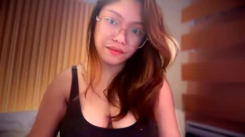 Snapshot of cum_all_over_mmee chatting on April 25, 2026, 3:31 am im KIM new girl to spoil online show from April 25, 2026, 3:31 am