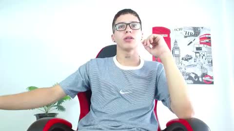 Snapshot of cumandres chatting on September 26, 2025, 1:48 pm cumandres online show from September 26, 2025, 1:48 pm