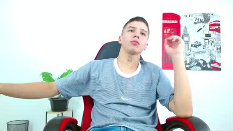 Snapshot of cumandres chatting on October 8, 2025, 2:14 pm cumandres online show from October 8, 2025, 2:14 pm