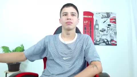 Snapshot of cumandres chatting on October 31, 2025, 2:18 pm cumandres online show from October 31, 2025, 2:18 pm