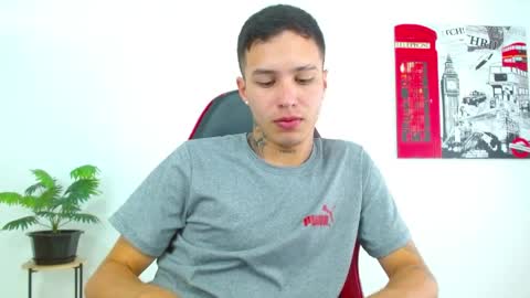 cumandres online show from April 10, 2026, 2:44 pm