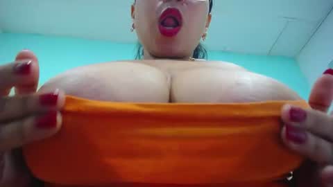 Snapshot of cumontitsxxx chatting on July 10, 2026, 6:10 pm Cumontitsxxx online show from July 10, 2026, 6:10 pm