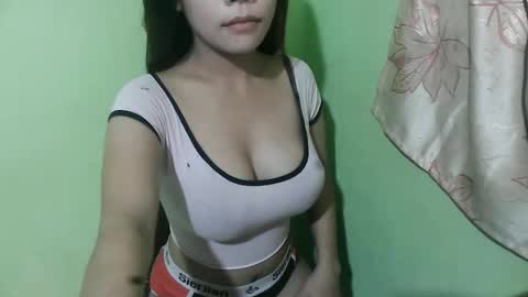 cumwhore4uxox online show from March 19, 2026, 10:03 pm