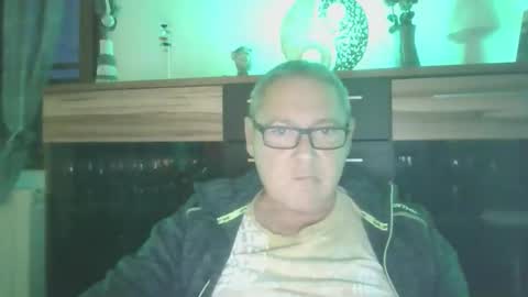 cuni6969 online show from November 4, 2025, 4:39 pm