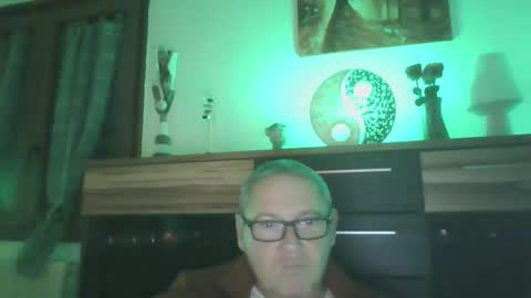 cuni6969 online show from December 2, 2025, 5:52 pm