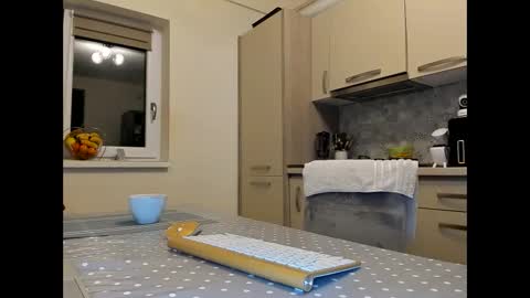 maria  alex online show from December 5, 2025, 3:37 am