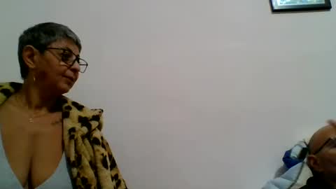 Snapshot of cuplu4346529860 chatting on December 10, 2024, 5:44 pm couple online show from December 10, 2024, 5:44 pm