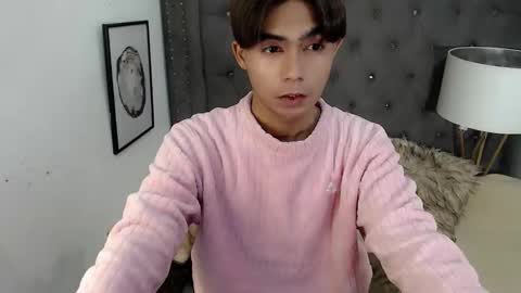 Snapshot of cuppycupcake_2 chatting on November 7, 2025, 5:46 pm Xyrien online show from November 7, 2025, 5:46 pm