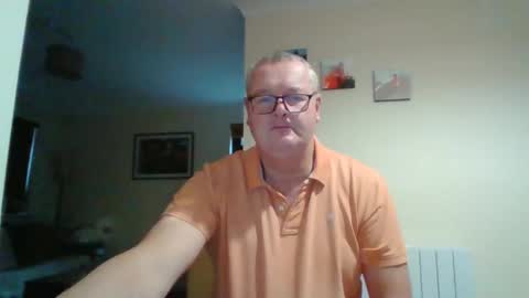 Snapshot of curiousax77 chatting on December 17, 2024, 9:50 am curiousax77 online show from December 17, 2024, 9:50 am