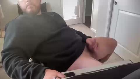 Snapshot of curiousstud916 chatting on October 16, 2025, 12:33 am NorcalStud916 online show from October 16, 2025, 12:33 am