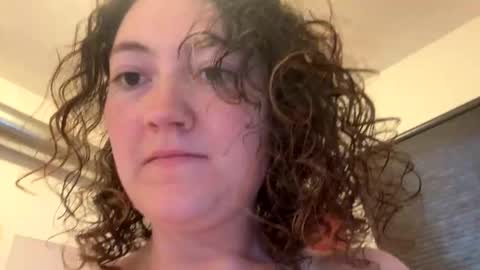 Snapshot of curliegirlee chatting on June 11, 2026, 12:43 am curliegirlee online show from June 11, 2026, 12:43 am