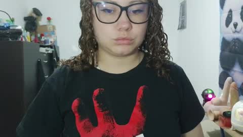 Vannesa online show from June 3, 2026, 12:02 am