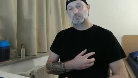 Curman85 online show from December 27, 2024, 6:46 am