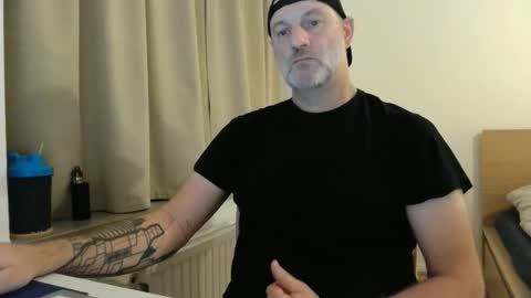 Curman85 online show from January 7, 2026, 11:18 pm