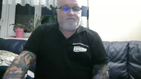 curtus14 online show from December 15, 2024, 1:13 am