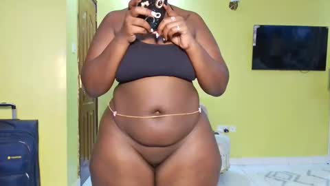 Snapshot of curvey_vee chatting on February 17, 2026, 5:15 am virginia online show from February 17, 2026, 5:15 am