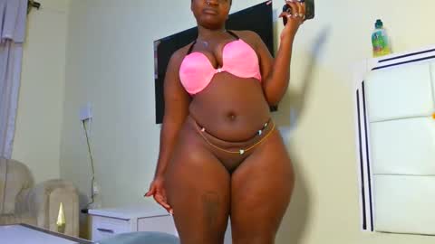 Snapshot of curvey_vee chatting on February 27, 2026, 5:40 am virginia online show from February 27, 2026, 5:40 am