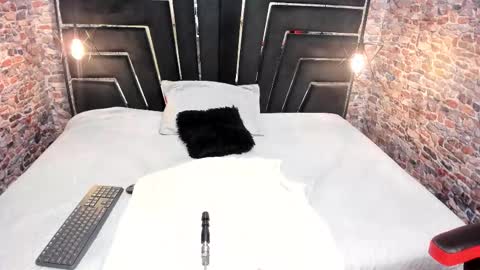 Snapshot of curvy_alyanna chatting on November 1, 2025, 12:07 pm Alyanna online show from November 1, 2025, 12:07 pm