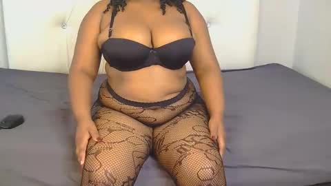 Snapshot of curvy_cumbucket chatting on September 15, 2025, 6:52 pm curvy_cumbucket online show from September 15, 2025, 6:52 pm
