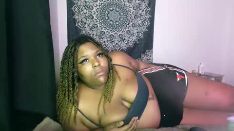 Snapshot of curvybcelinemixe chatting on February 26, 2025, 2:37 am Cline online show from February 26, 2025, 2:37 am