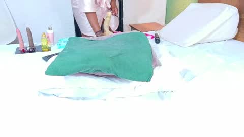 Snapshot of curvyebonyy_ chatting on September 13, 2025, 8:47 am Danna online show from September 13, 2025, 8:47 am