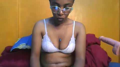 curvylyin online show from February 16, 2026, 11:17 am