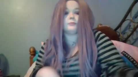 dahlia -kim online show from February 12, 2025, 5:05 am