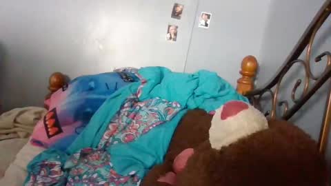 dahlia -kim online show from February 18, 2025, 4:48 pm