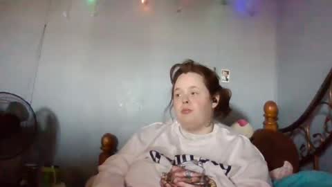 dahlia -kim online show from February 23, 2025, 8:11 pm