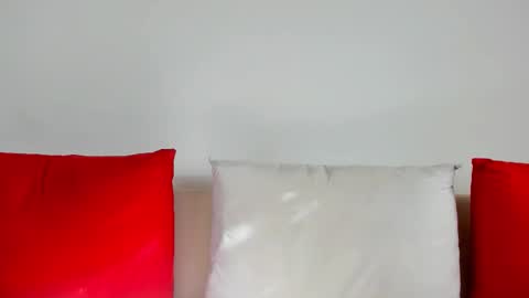 cute_angel95 online show from September 18, 2025, 7:21 am