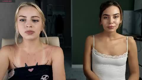 Snapshot of cute_coupleeee chatting on June 13, 2026, 11:41 am Masha and Liza online show from June 13, 2026, 11:41 am