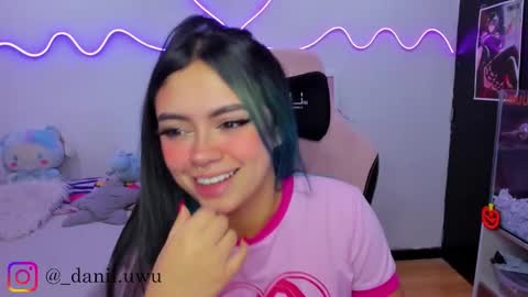 Snapshot of cute_dani__ chatting on October 24, 2025, 10:44 am Dani online show from October 24, 2025, 10:44 am