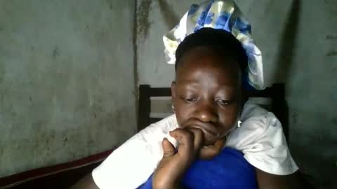 cute_doria online show from December 16, 2025, 2:05 am