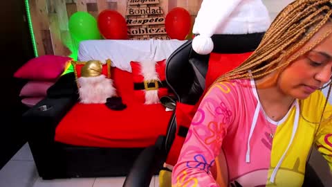 Snapshot of cute_elii chatting on December 24, 2024, 3:05 am Independent Model online show from December 24, 2024, 3:05 am