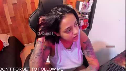 Snapshot of cute_elii chatting on October 1, 2025, 1:00 am Independent Model online show from October 1, 2025, 1:00 am