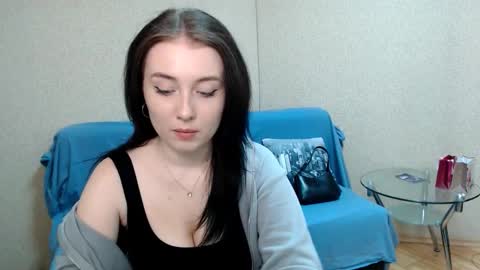 cute_emeli_ online show from November 7, 2025, 12:38 pm