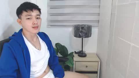 cute_enzo24 online show from December 14, 2024, 7:51 am