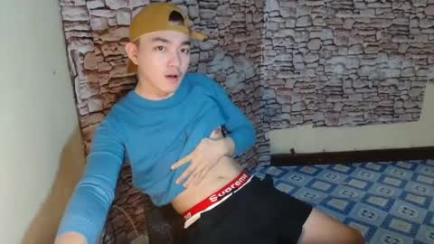 cute_enzo24 online show from February 19, 2025, 7:06 am