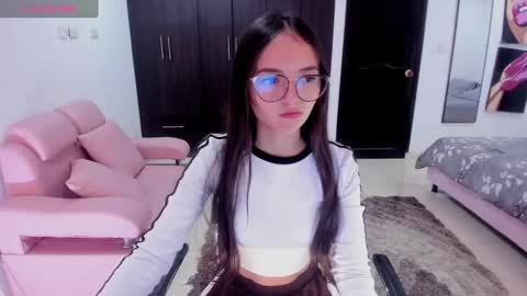 Bella Fox online show from September 15, 2025, 1:11 pm