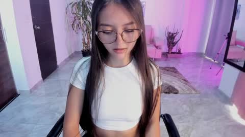 Bella Fox online show from April 6, 2026, 3:24 pm