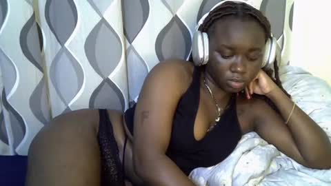 Snapshot of cute_gee chatting on June 23, 2026, 10:19 pm daddysdoll online show from June 23, 2026, 10:19 pm