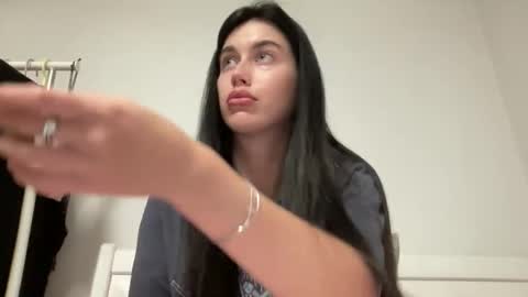 cute_kriss94 online show from November 2, 2025, 3:14 pm