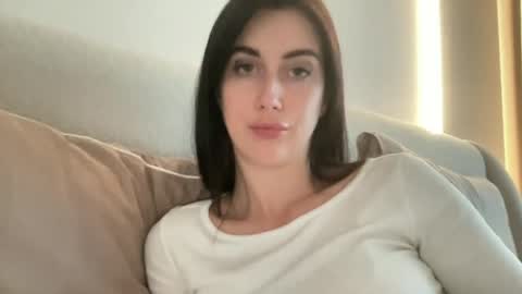 cute_kriss94 online show from June 12, 2026, 6:07 pm