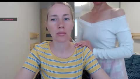 cute_lion_ online show from October 13, 2025, 3:01 pm