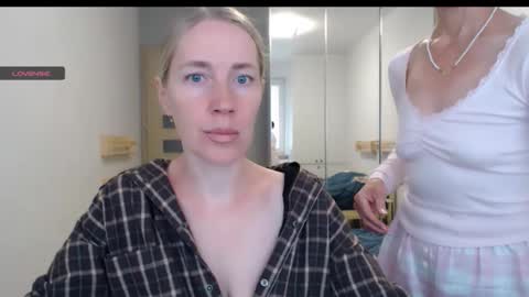 cute_lion_ online show from October 15, 2025, 2:39 pm