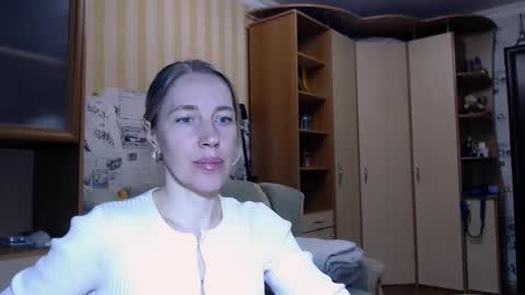 cute_lion_ online show from April 1, 2026, 7:33 pm